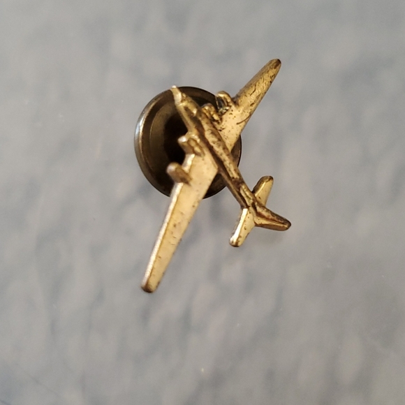 VINTAGE Goldtone airplane pin tie tac screw back pilot aviation flight crew - Picture 3 of 6